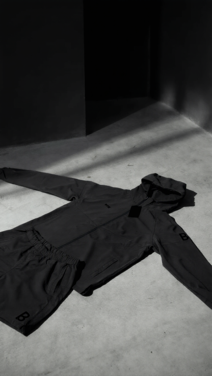 P8 Performance Set Triple Black