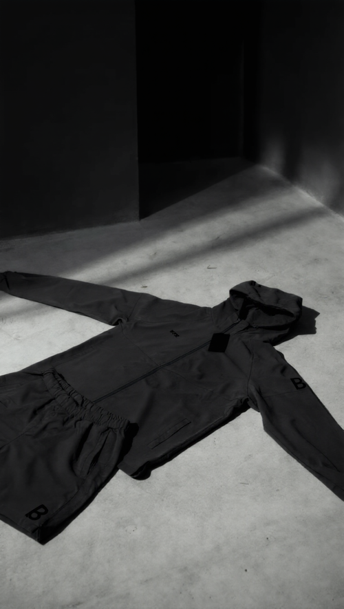 P8 Performance Set Triple Black